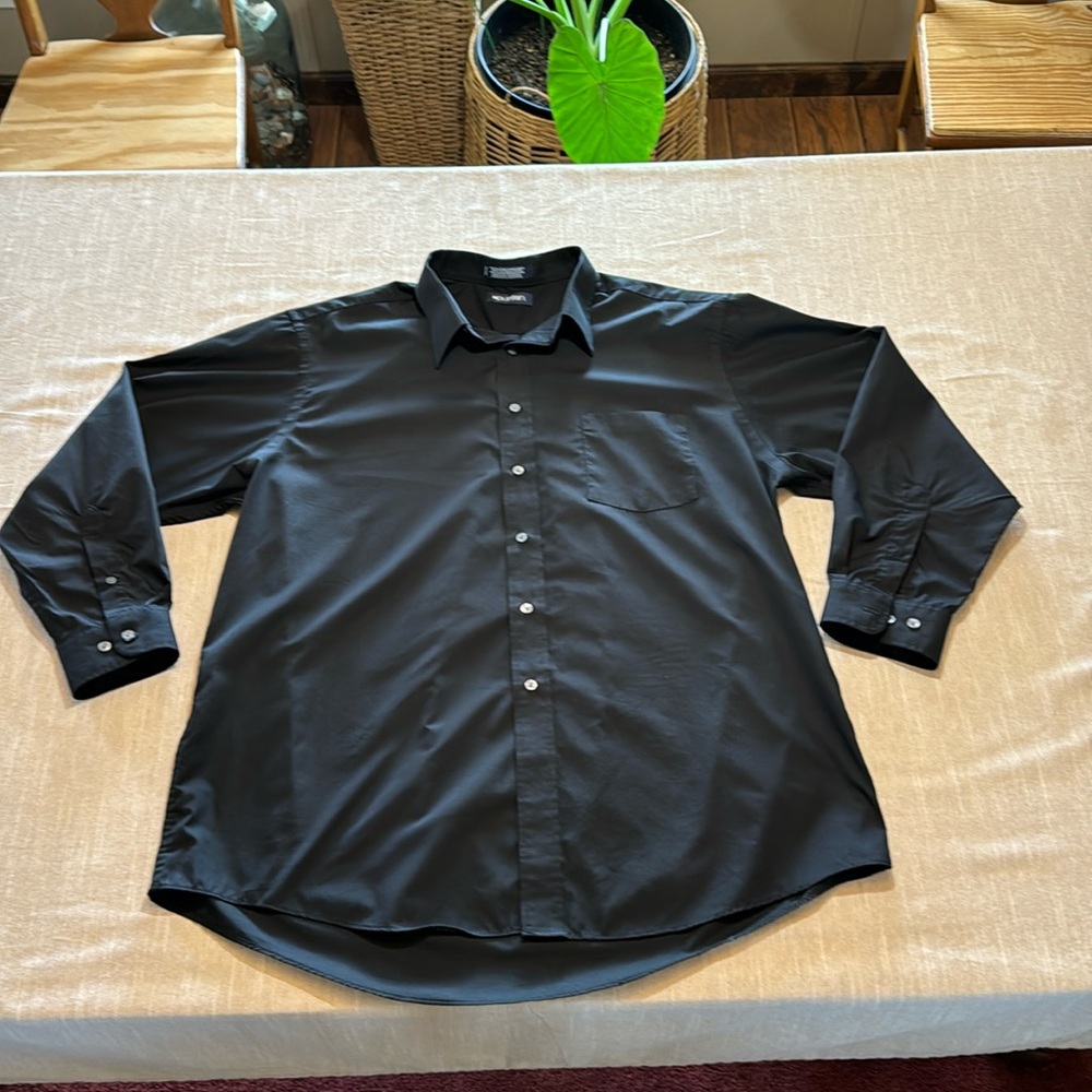 Puritan Men’s black wrinkle free long sleeve dress shirt. Size Extra Large